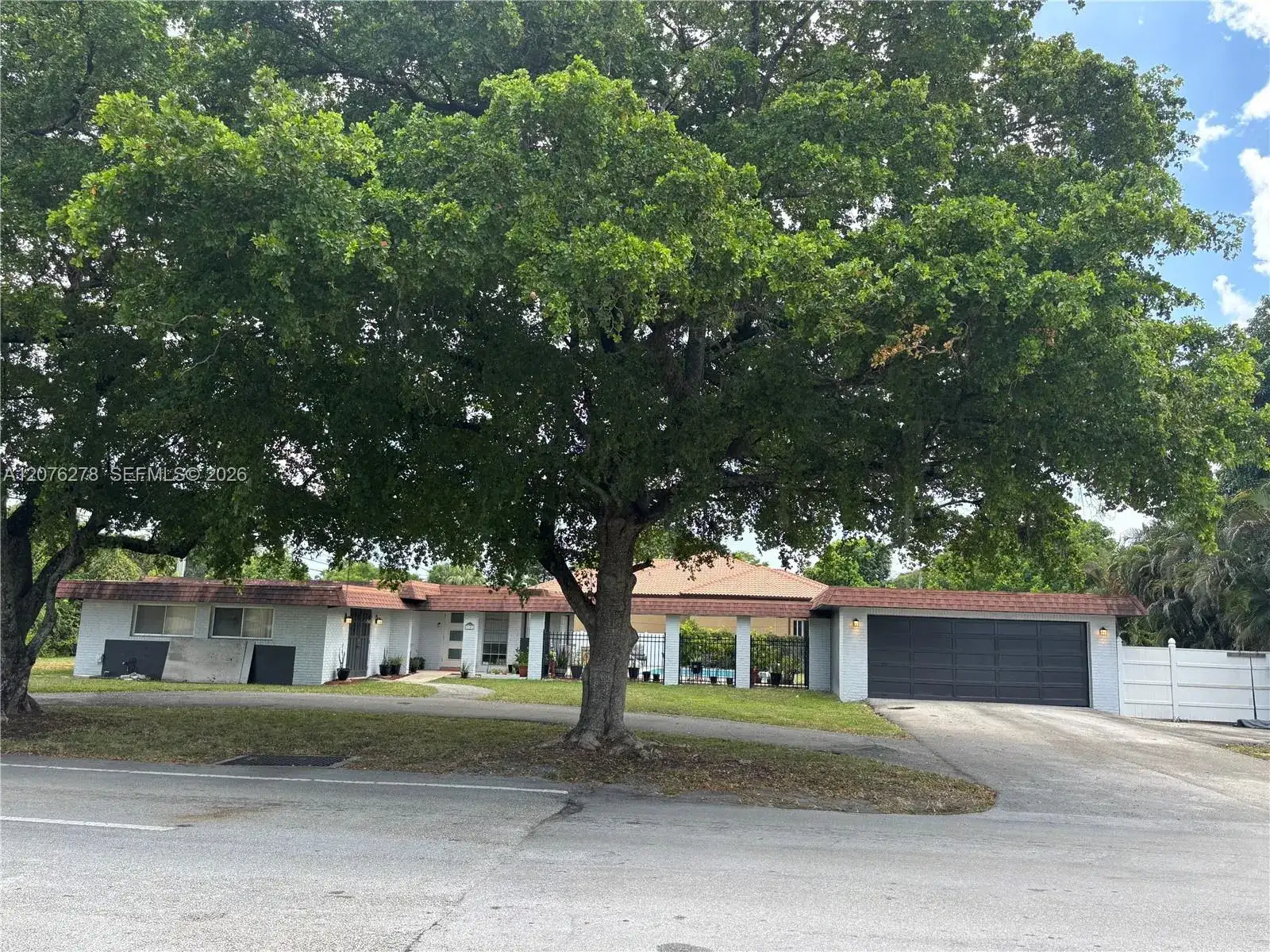 10 SW 46th Ave, Plantation FL 33317 photo 2