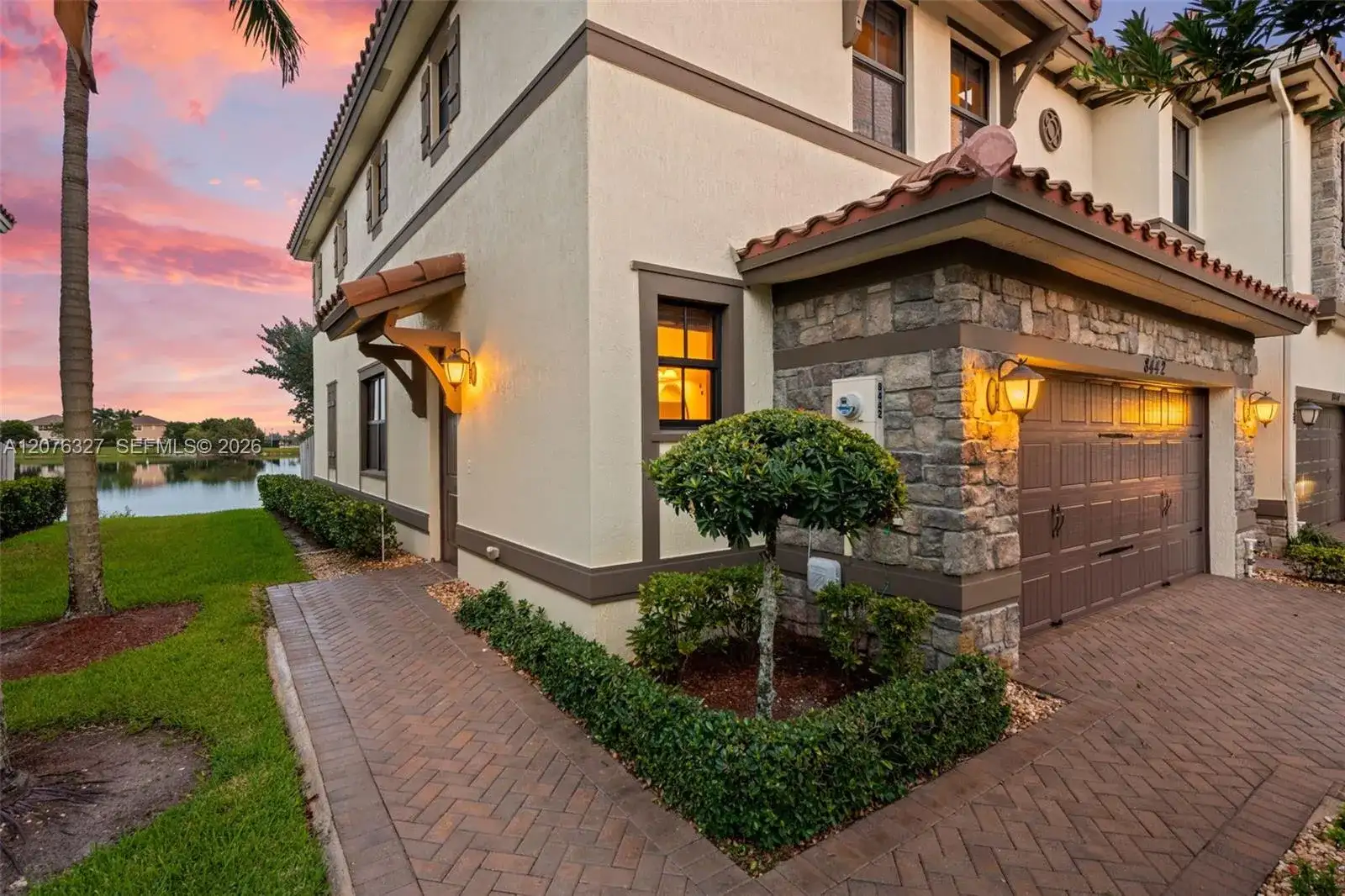 8442 Lake Majesty Ln, Parkland FL 33076 photo 2