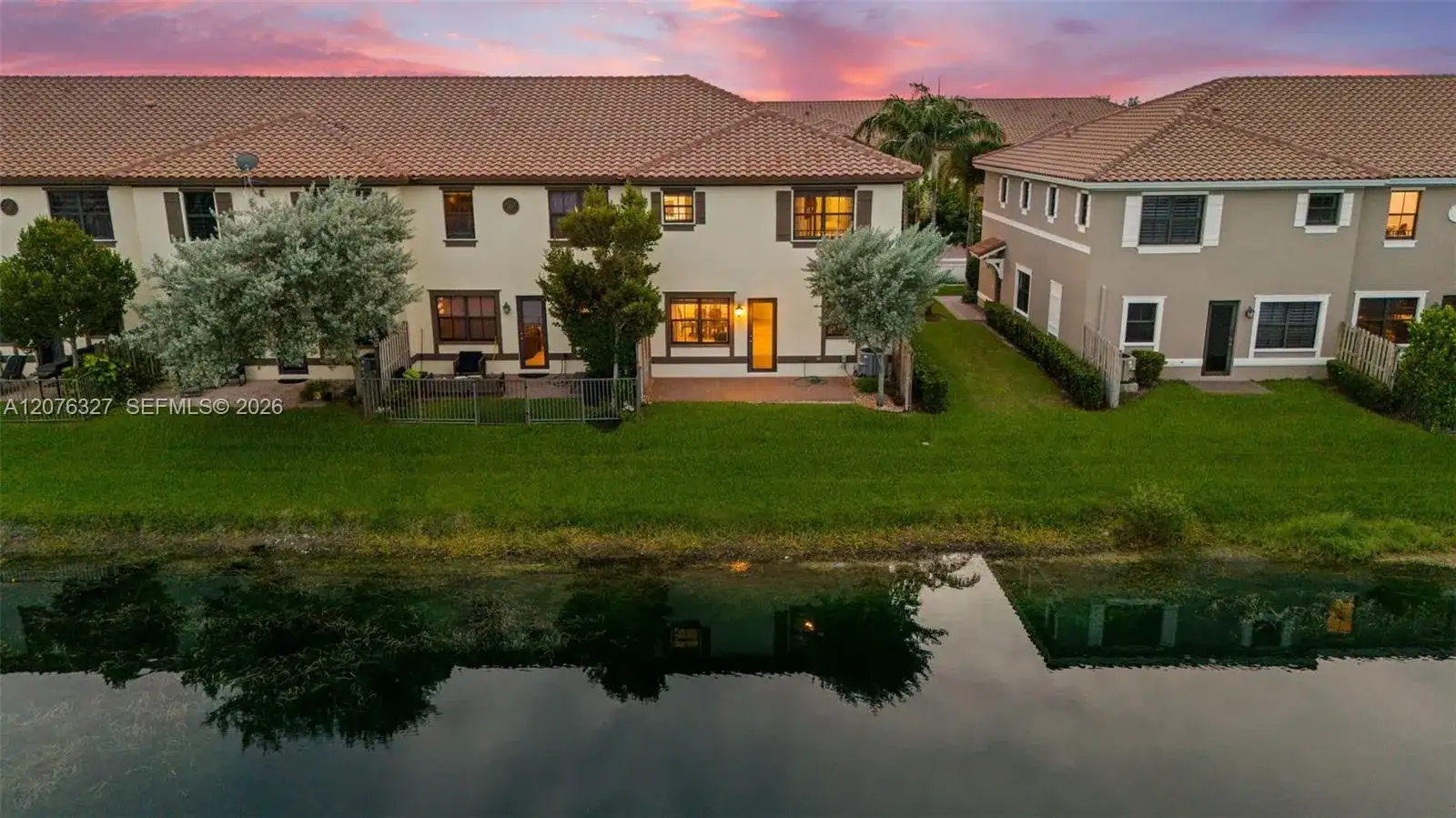 8442 Lake Majesty Ln, Parkland FL 33076 photo 3