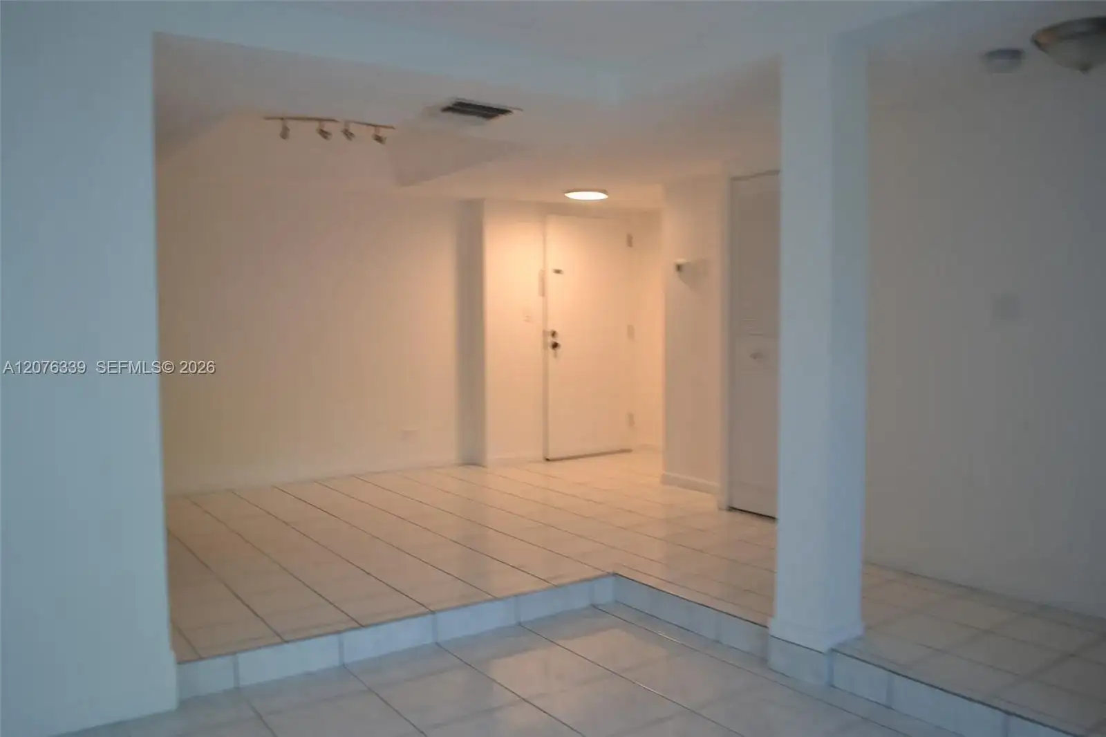 3670 Inverrary Dr # 2D, Lauderhill FL 33319 photo 3