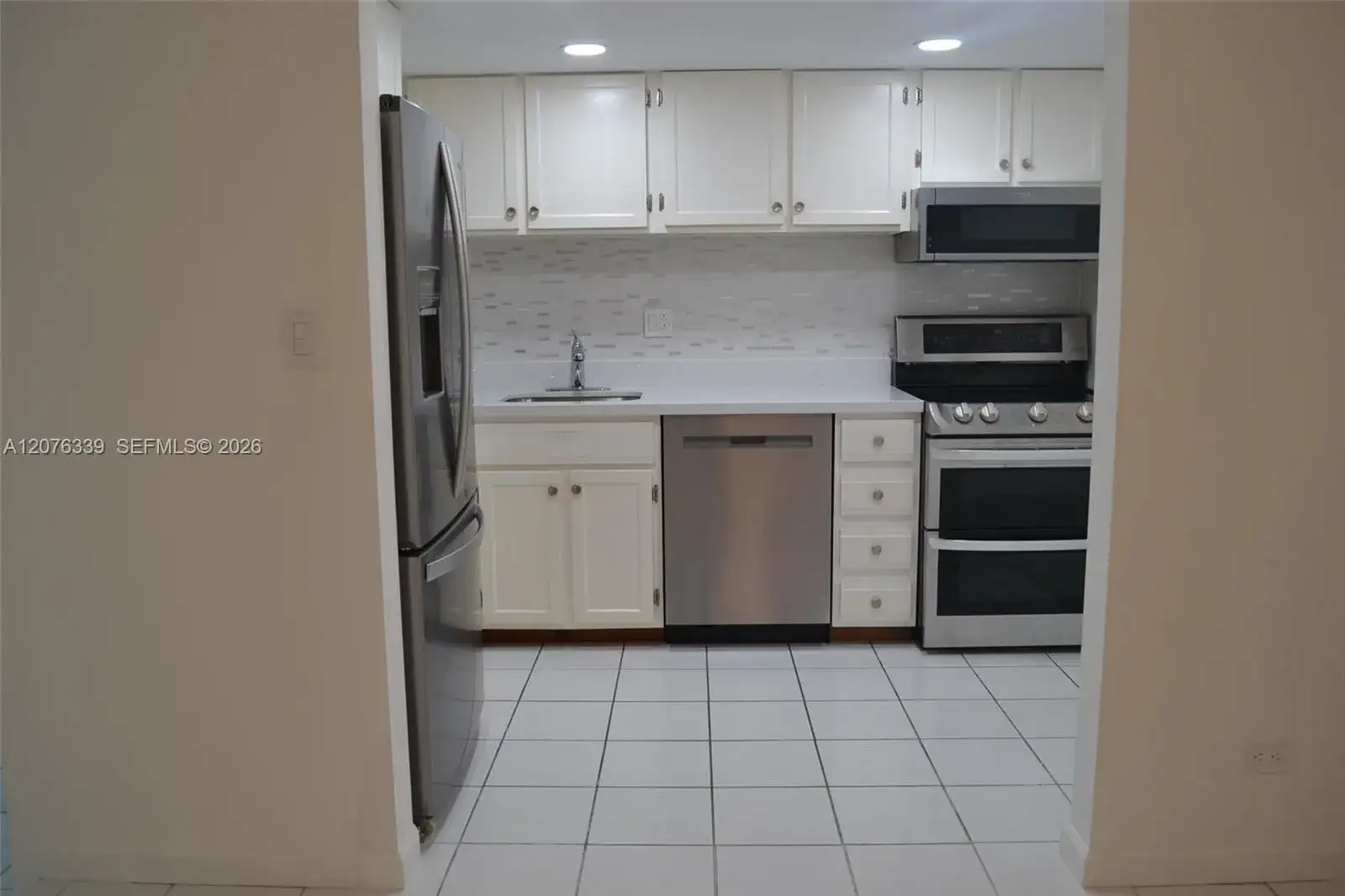 3670 Inverrary Dr # 2D, Lauderhill FL 33319 photo 5