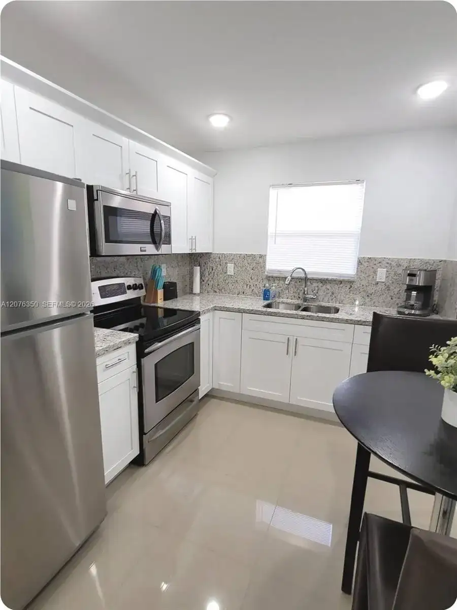 1723 Wiley St, Hollywood FL 33020 photo 3