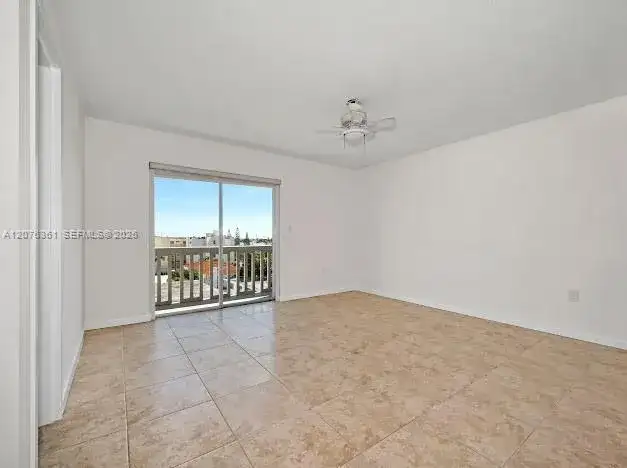 7620 Carlyle Ave # 606, Miami Beach FL 33141 photo 4
