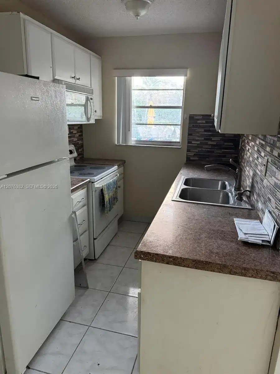 2145 Pierce St # 116, Hollywood FL 33020 photo 2