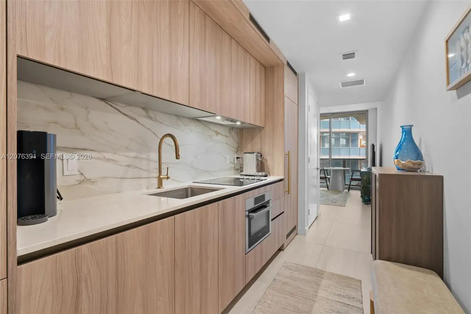 77 SE 5th St # 2805, Miami FL 33131 photo 2