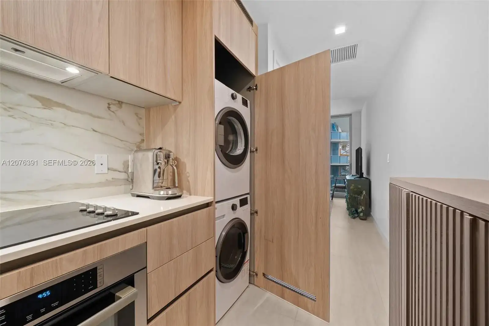 77 SE 5th St # 2805, Miami FL 33131 photo 3