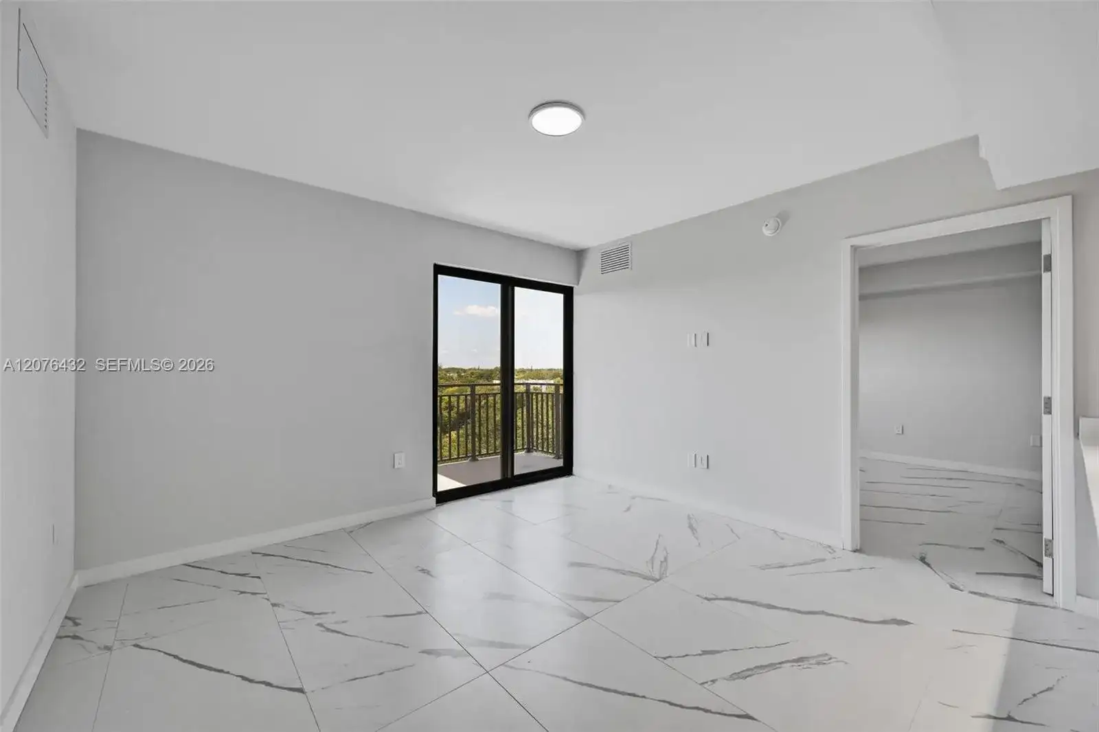 840 NE 130th St # 508, North Miami FL 33161 photo 3