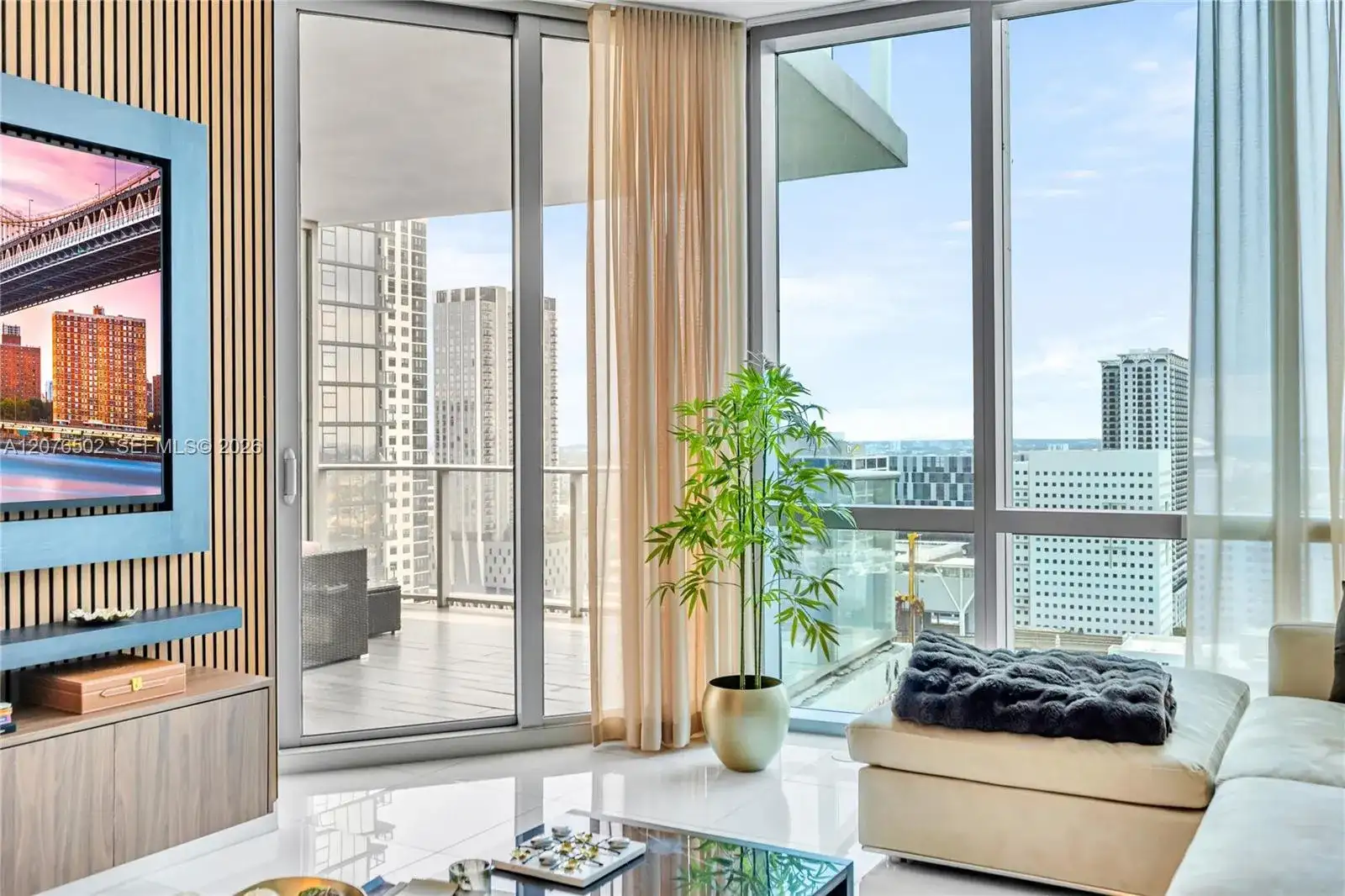 851 NE 1st Ave # 2408, Miami FL 33132 photo 4