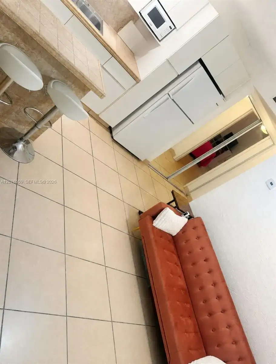 528 Meridian Ave # 202A, Miami Beach FL 33139 photo 4
