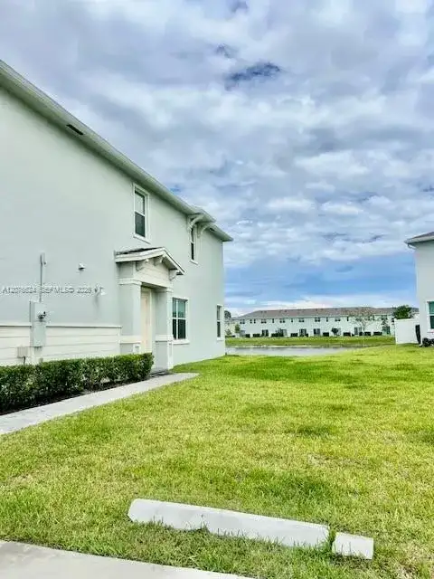 871 SE Grovebush Ln, Port St. Lucie FL 34984 photo 5