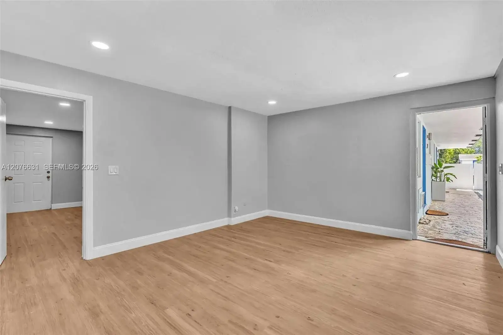 163 NW 40th St, Oakland Park FL 33309 photo 5