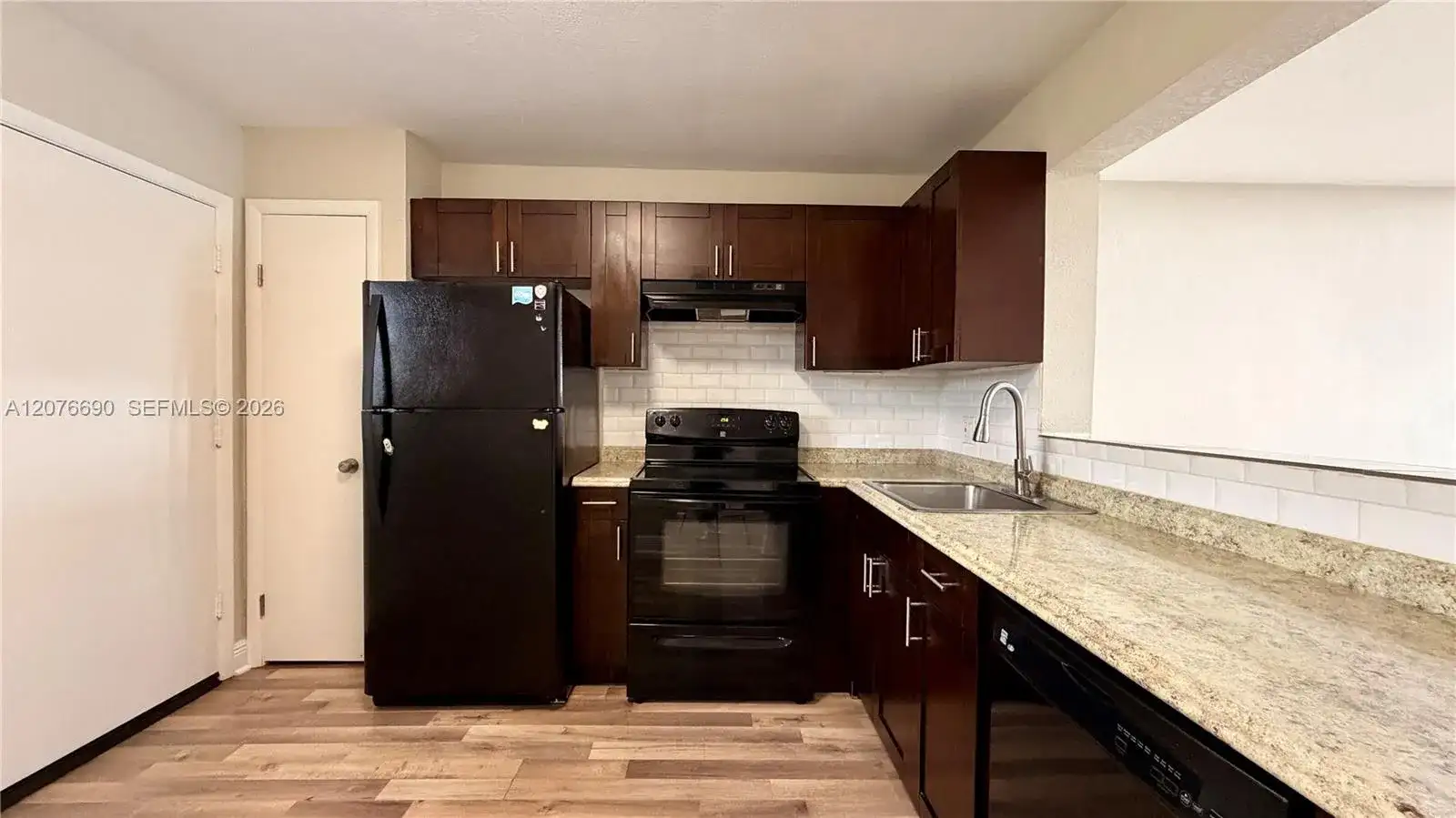879 NE 195th St # 425, Miami FL 33179 photo 3