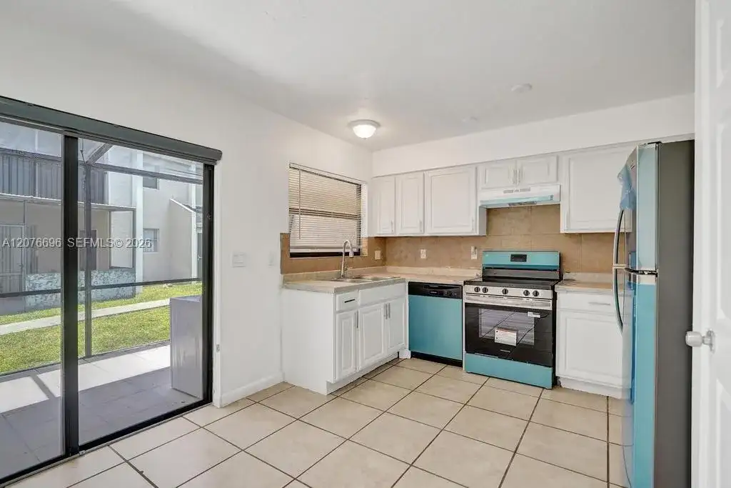 4511 Treehouse Ln # B, Tamarac FL 33319 photo 4