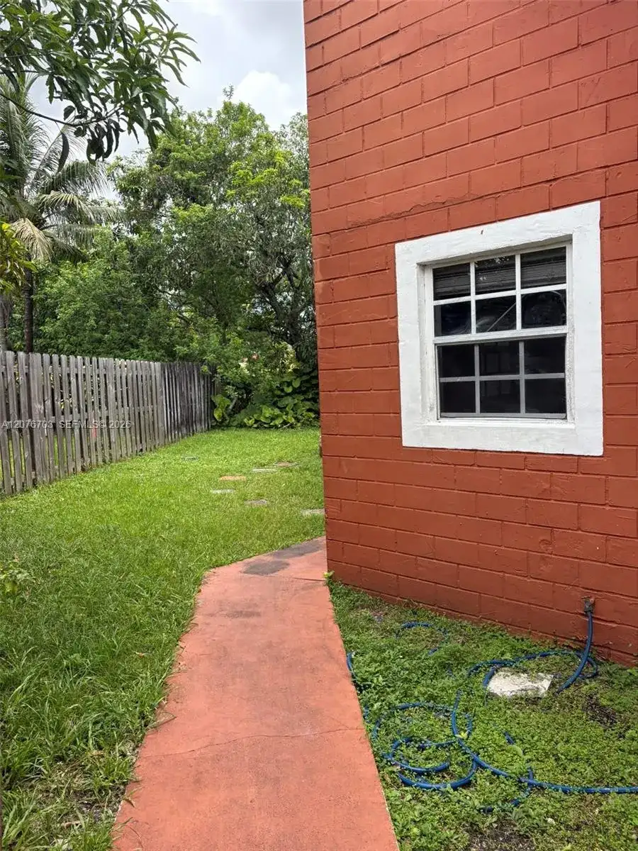 14801-03 NE 7th Ave, Miami FL 33161 photo 3