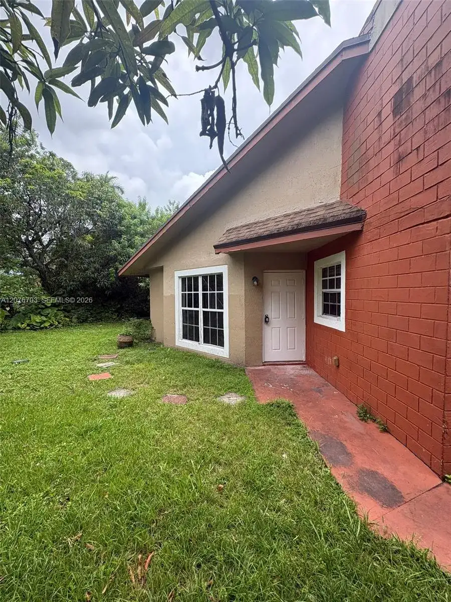 14801-03 NE 7th Ave, Miami FL 33161 photo 4