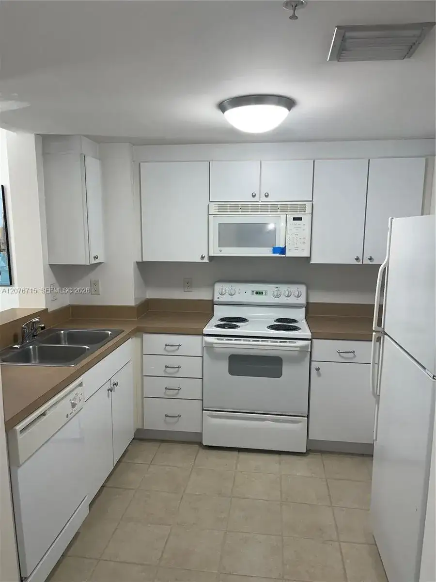 1250 S Miami Ave # 1410, Miami FL 33130 photo 5