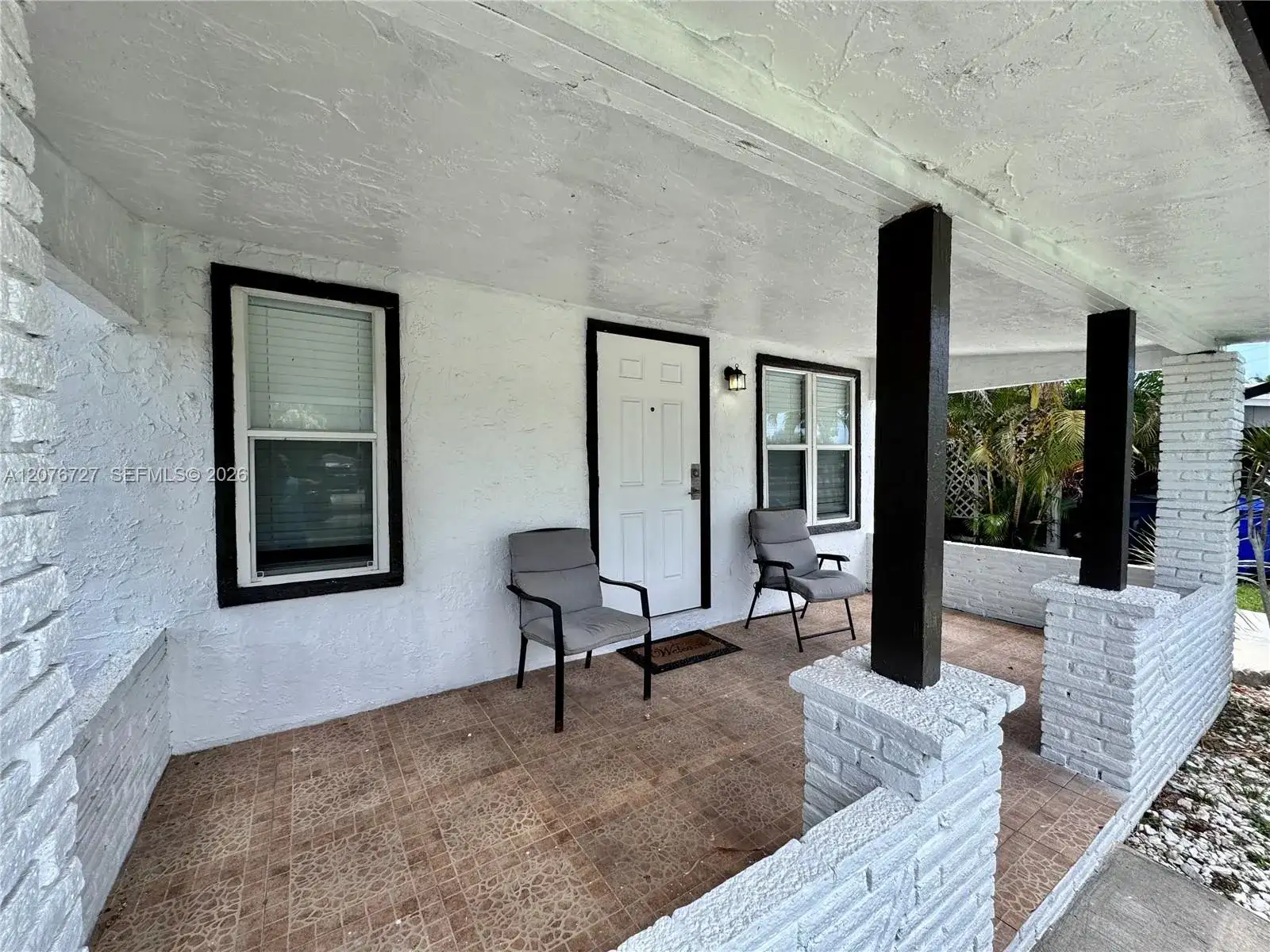 719 Glenn Pkwy, Hollywood FL 33021 photo 2