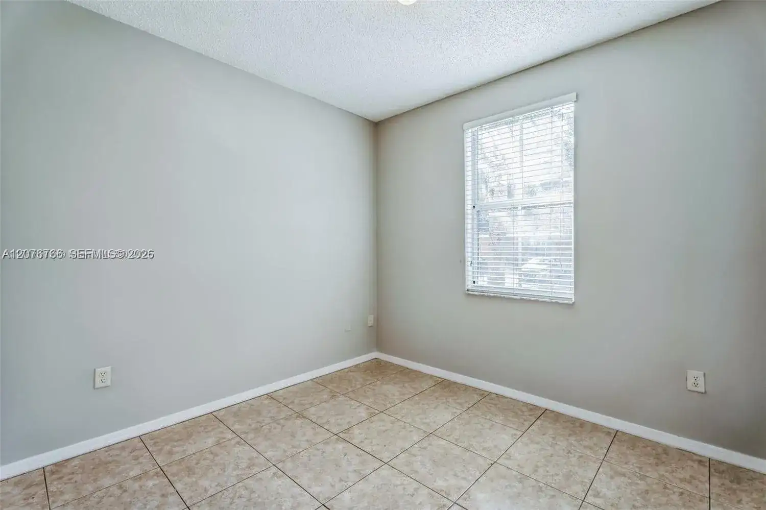 4240 NE 9th St, Homestead FL 33033 photo 3