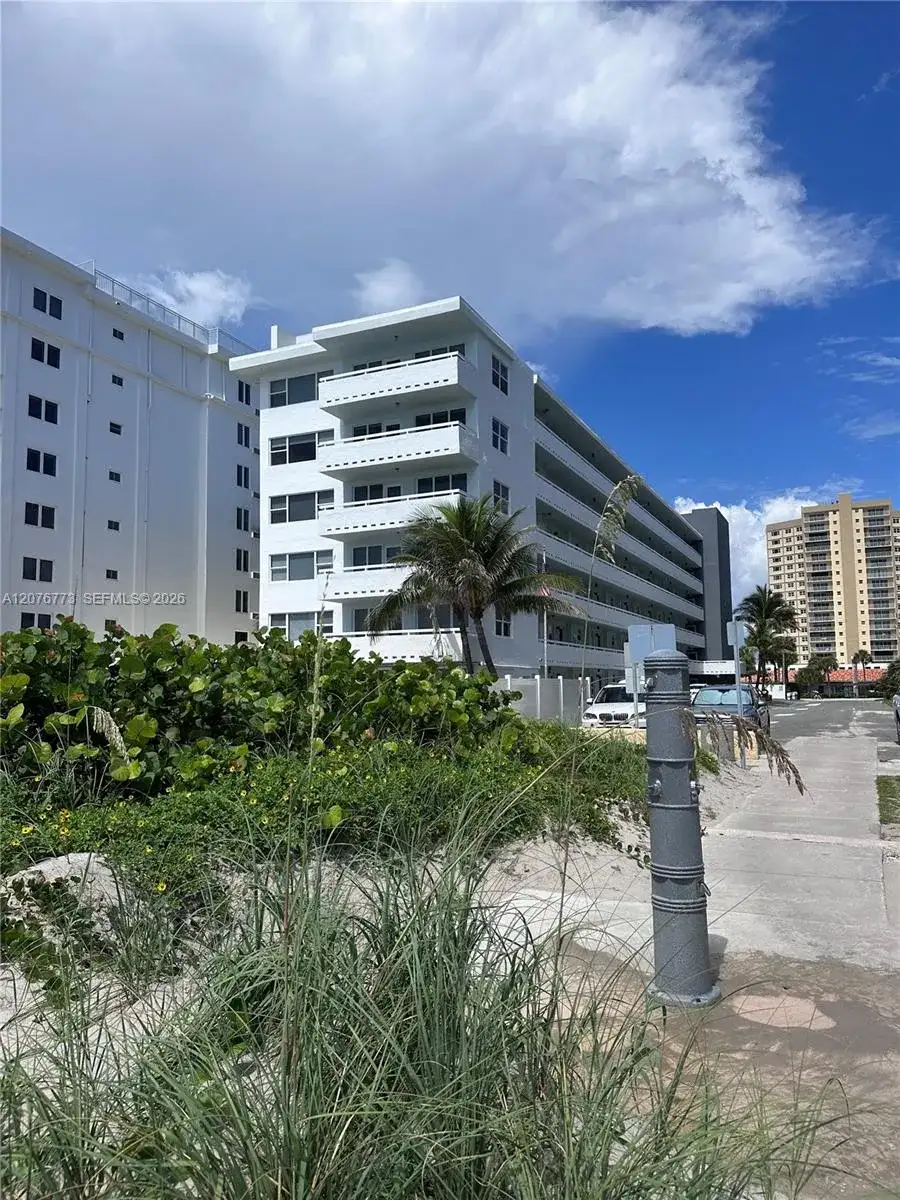 3424 SE 12th St # F5, Pompano Beach FL 33062 photo 2