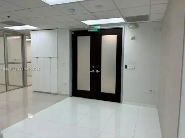 1000 Brickell Ave # 7A, Miami FL 33131 photo 2