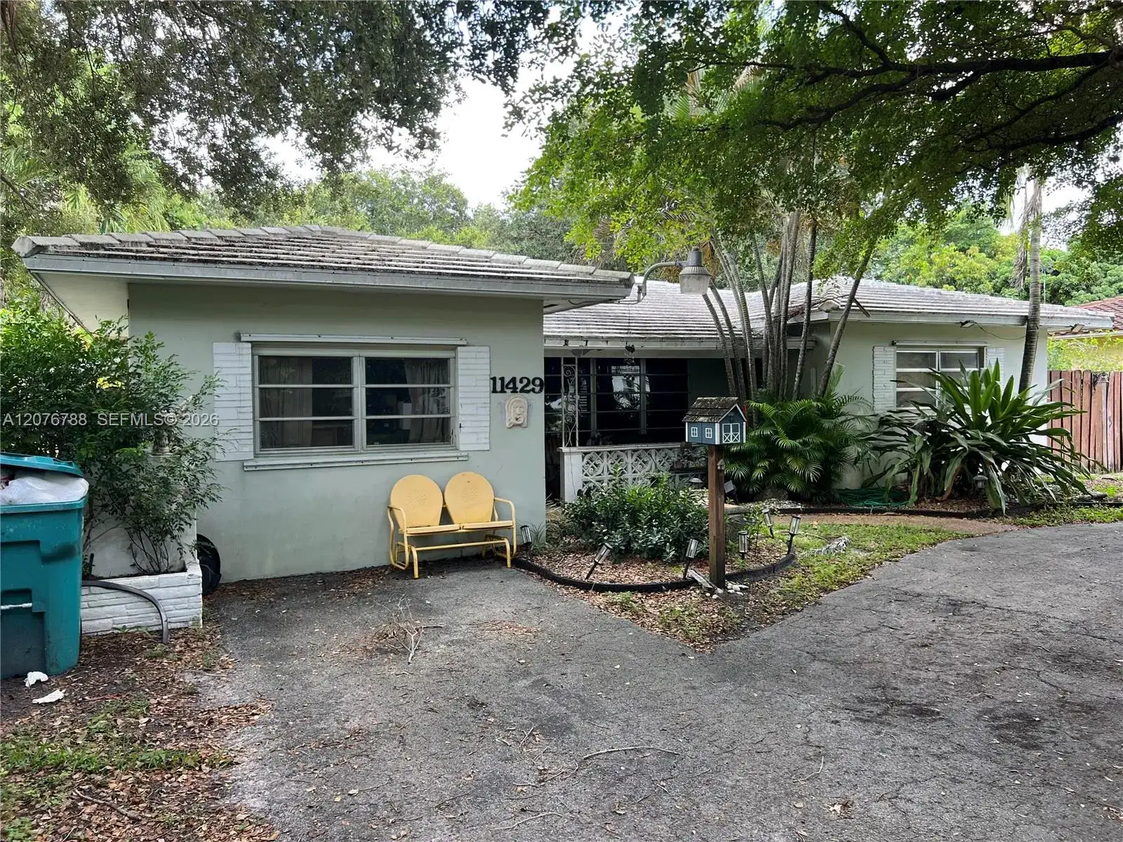 11429 NE 11th Pl, Biscayne Park FL 33161 photo 2