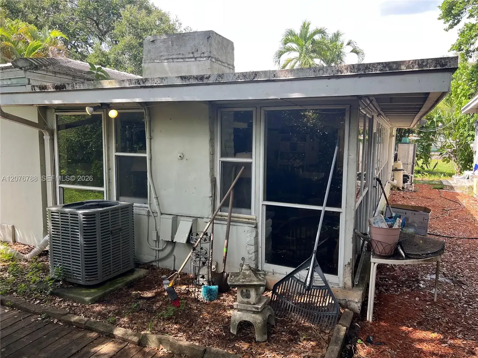 11429 NE 11th Pl, Biscayne Park FL 33161 photo 5