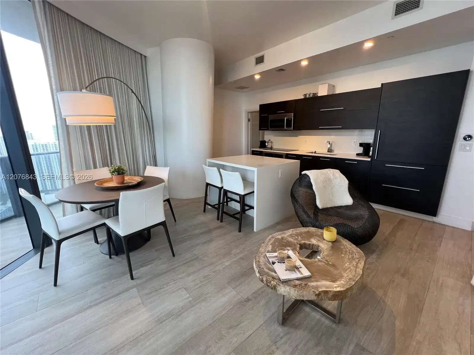 45 SW 9th St # 4408, Miami FL 33130 photo 4