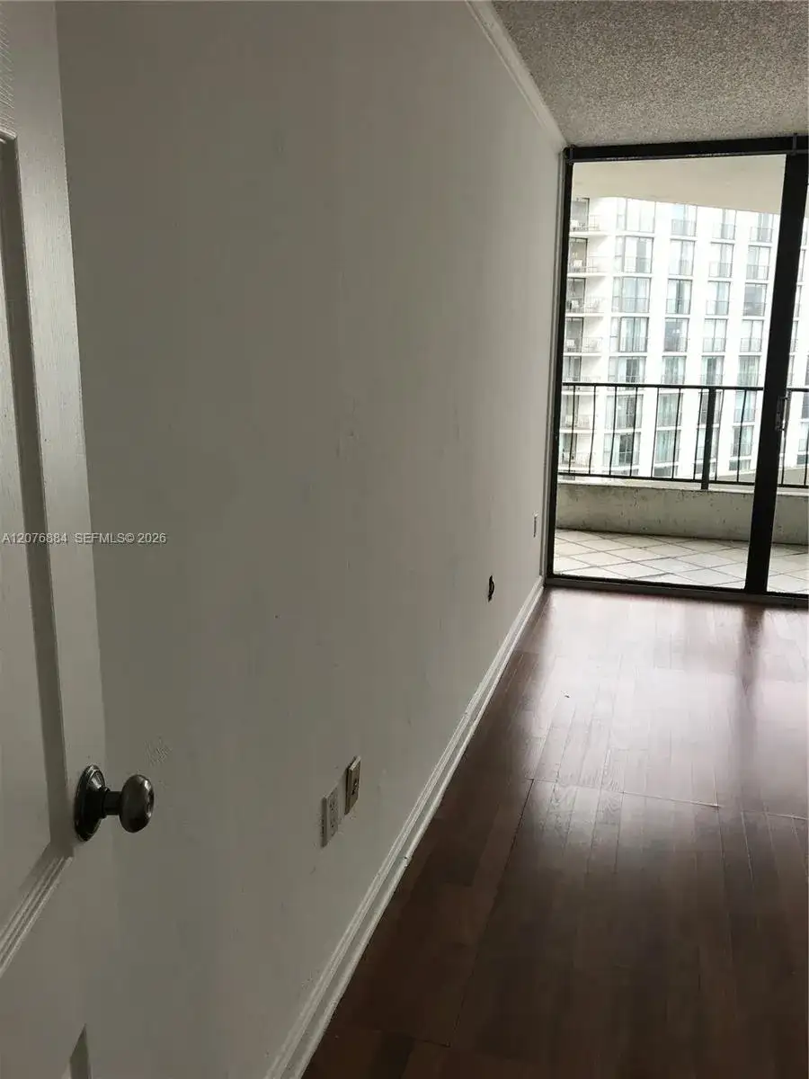 555 NE 15th St # 30E, Miami FL 33132 photo 2