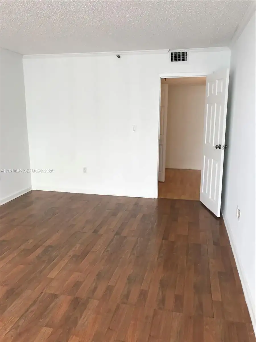 555 NE 15th St # 30E, Miami FL 33132 photo 3