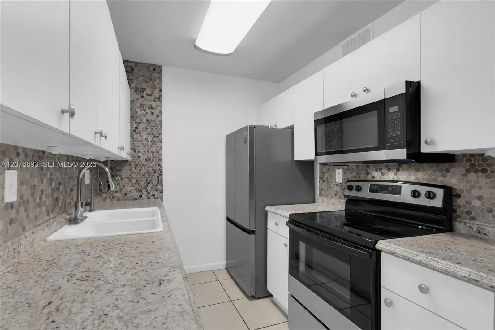 7100 Fairway Dr # K11, Miami Lakes FL 33014 photo 5