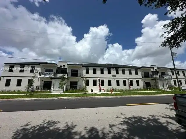 17020 SW 104th Ave # 202, Miami FL 33157 photo 2