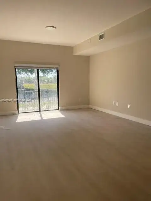 17020 SW 104th Ave # 202, Miami FL 33157 photo 3