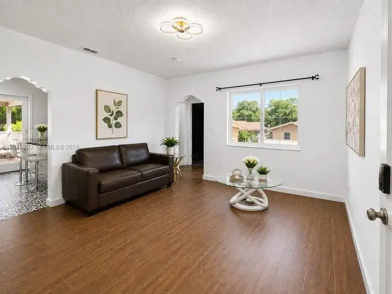 985 SW 10th St # 1, Miami FL 33130 photo 3