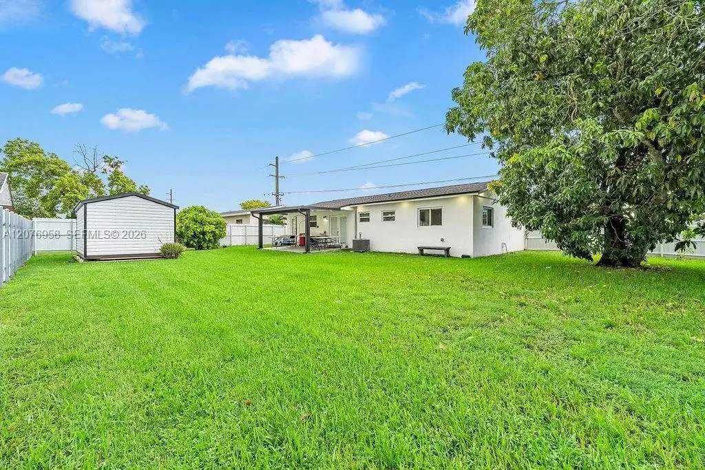 20400 NW 38th Ct, Miami Gardens FL 33055 photo 2