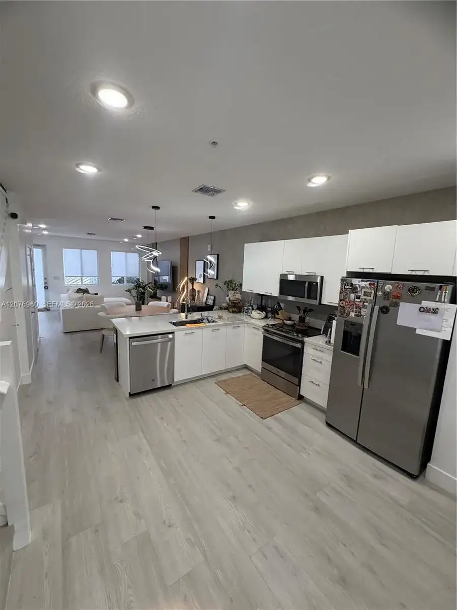 10300 NW 66th St, Doral FL 33178 photo 4