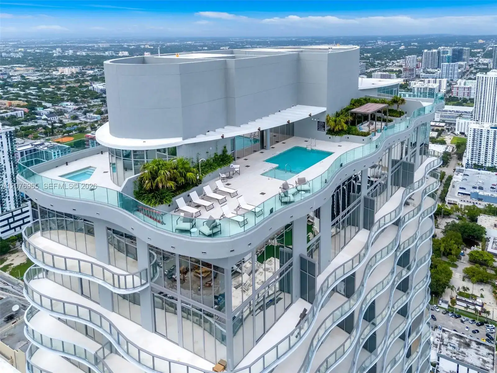 1400 Biscayne Blvd # 2305, Miami FL 33132 photo 2