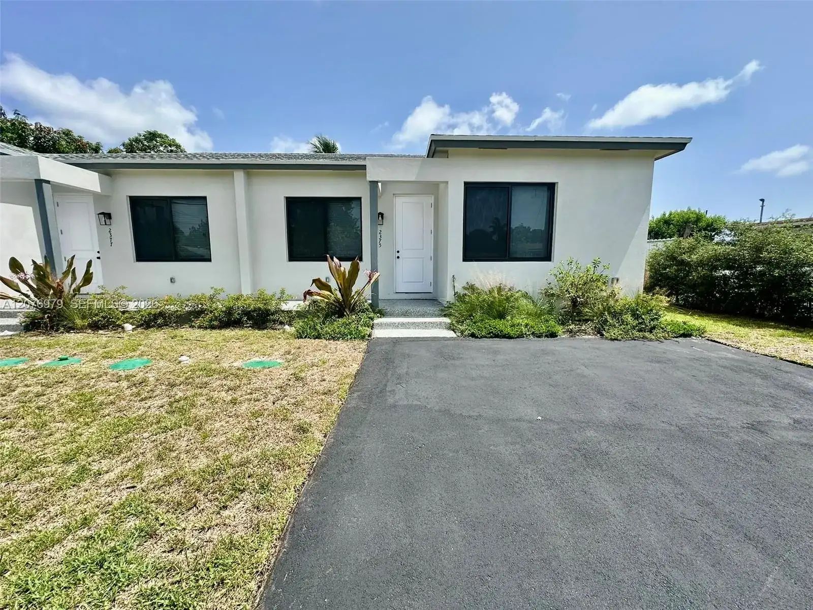 2375 NW 105th St, Miami FL 33147 photo 2