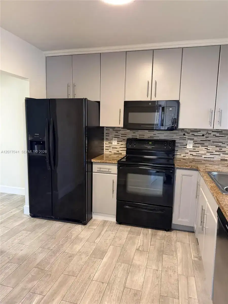 2051 NW 81st Ave # 528, Pembroke Pines FL 33024 photo 2