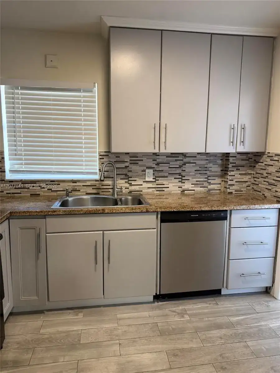 2051 NW 81st Ave # 528, Pembroke Pines FL 33024 photo 3