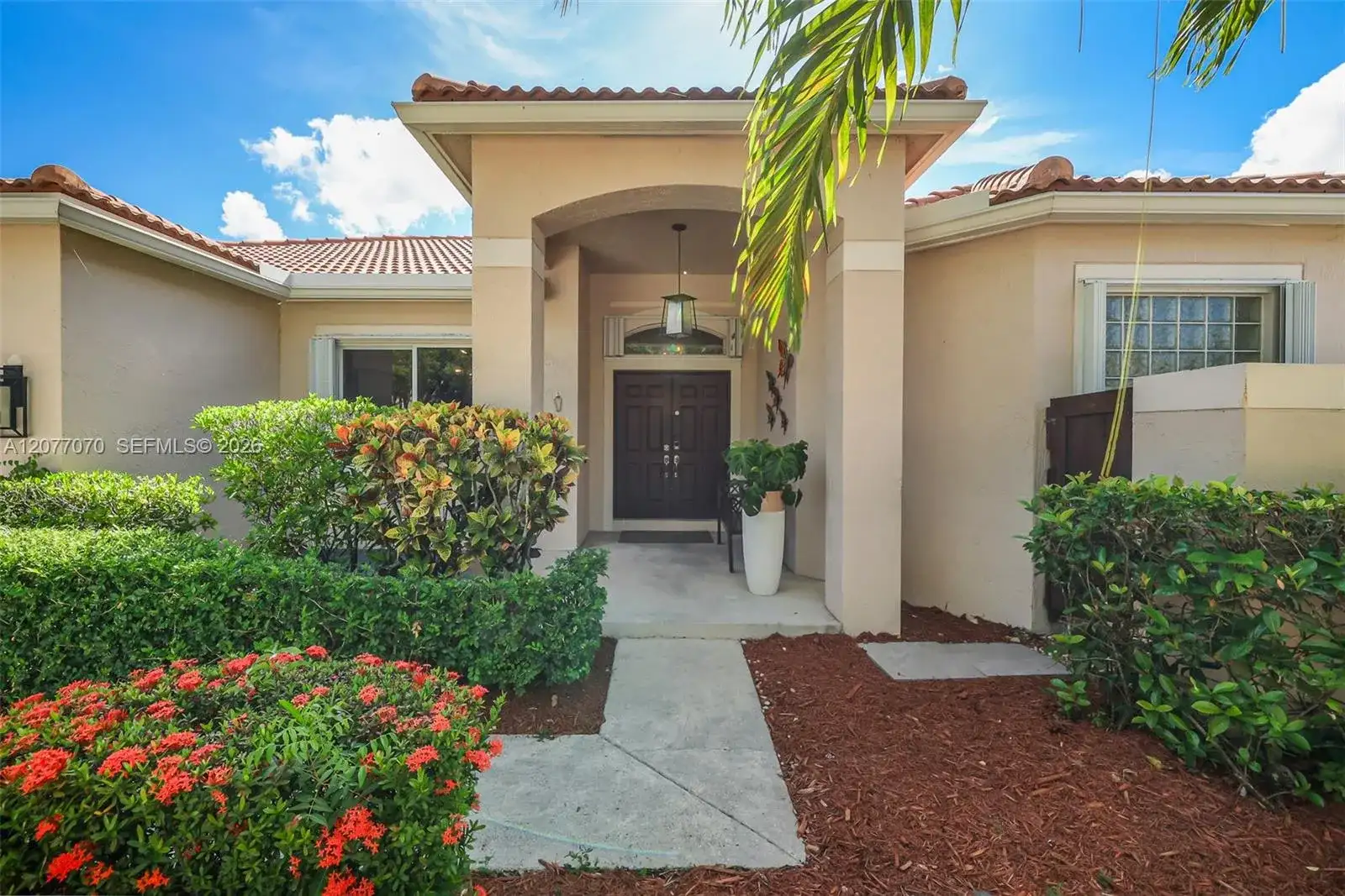 1928 Water Ridge Dr, Weston FL 33326 photo 4