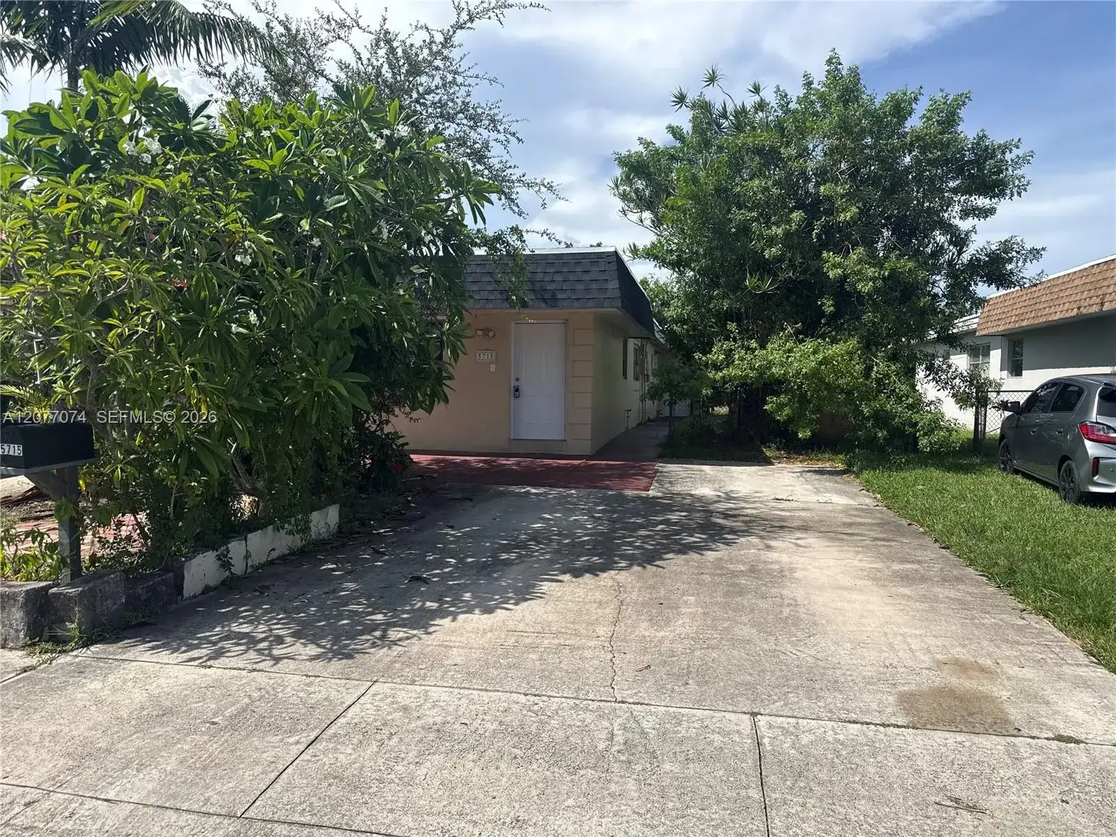 5715 Hayes St # 5715, Hollywood FL 33021 photo 2
