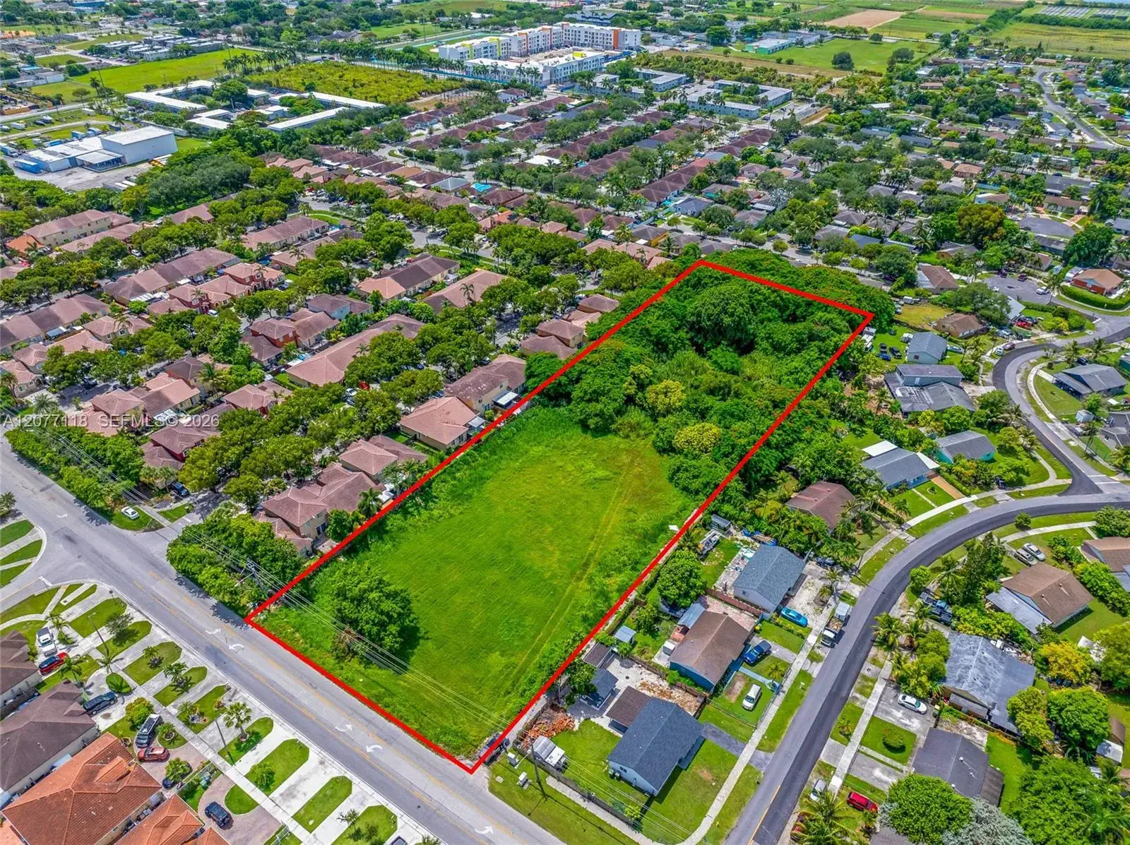 1560 W Mowry Dr, Homestead FL 33030 photo 4