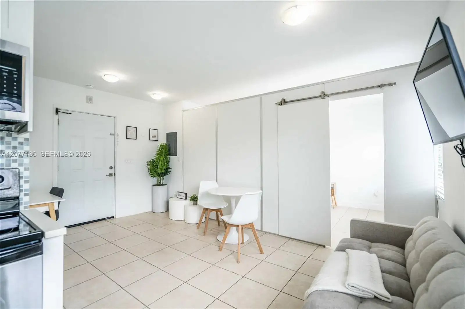 6971 Carlyle Ave # 207, Miami Beach FL 33141 photo 5