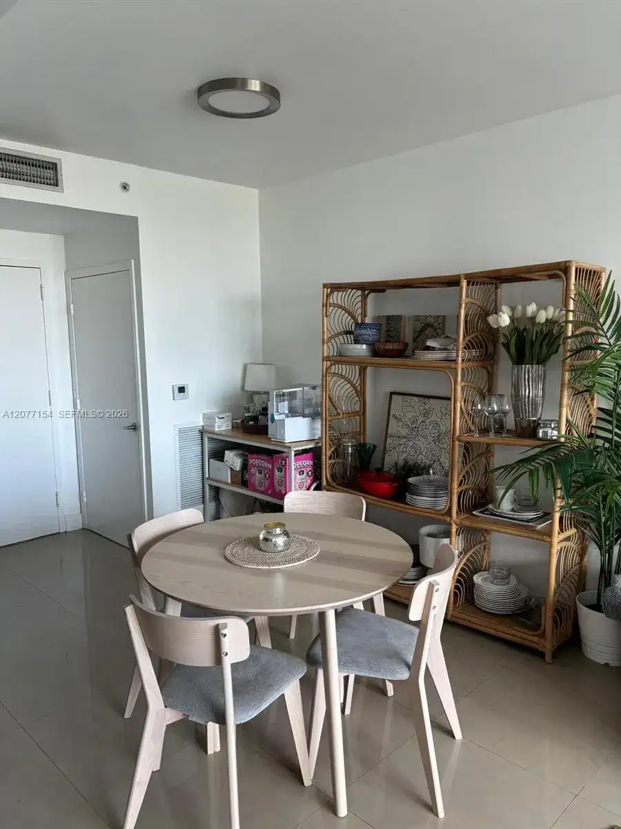 90 SW 3rd St # 1909, Miami FL 33130 photo 2