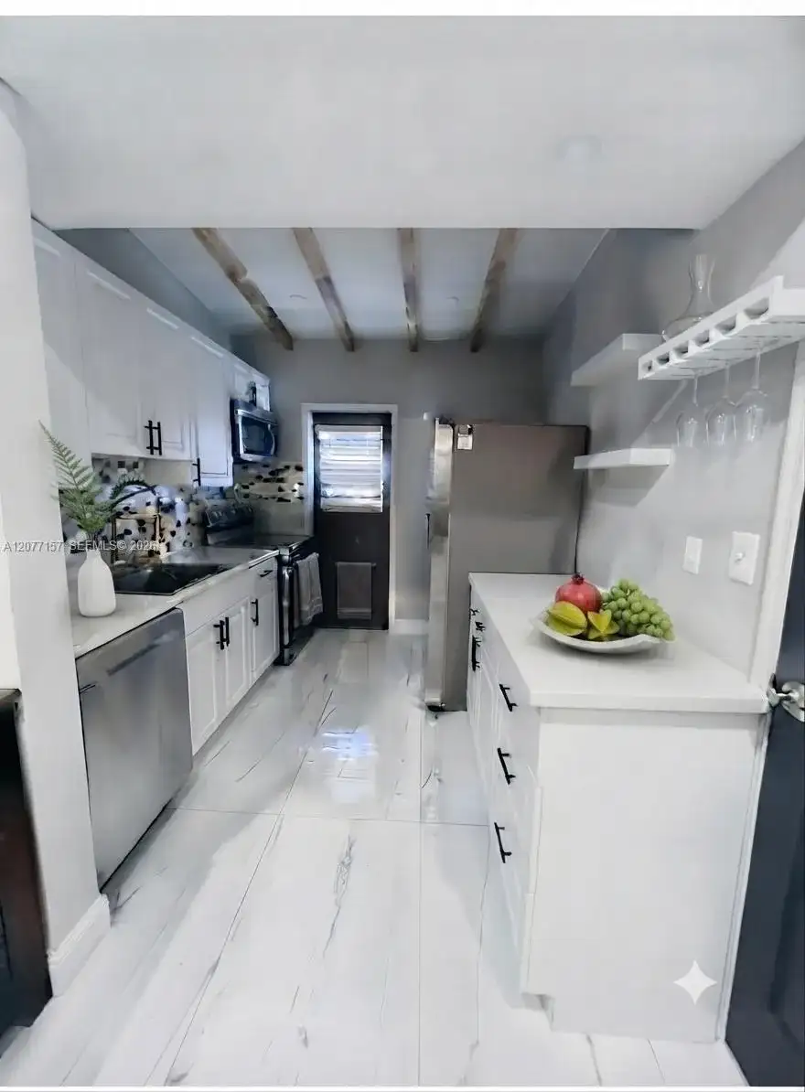 6060 NW 7th St, Miami FL 33126 photo 4