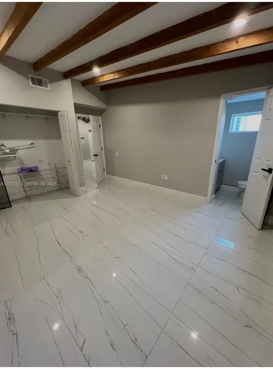 6060 NW 7th St, Miami FL 33126 photo 5