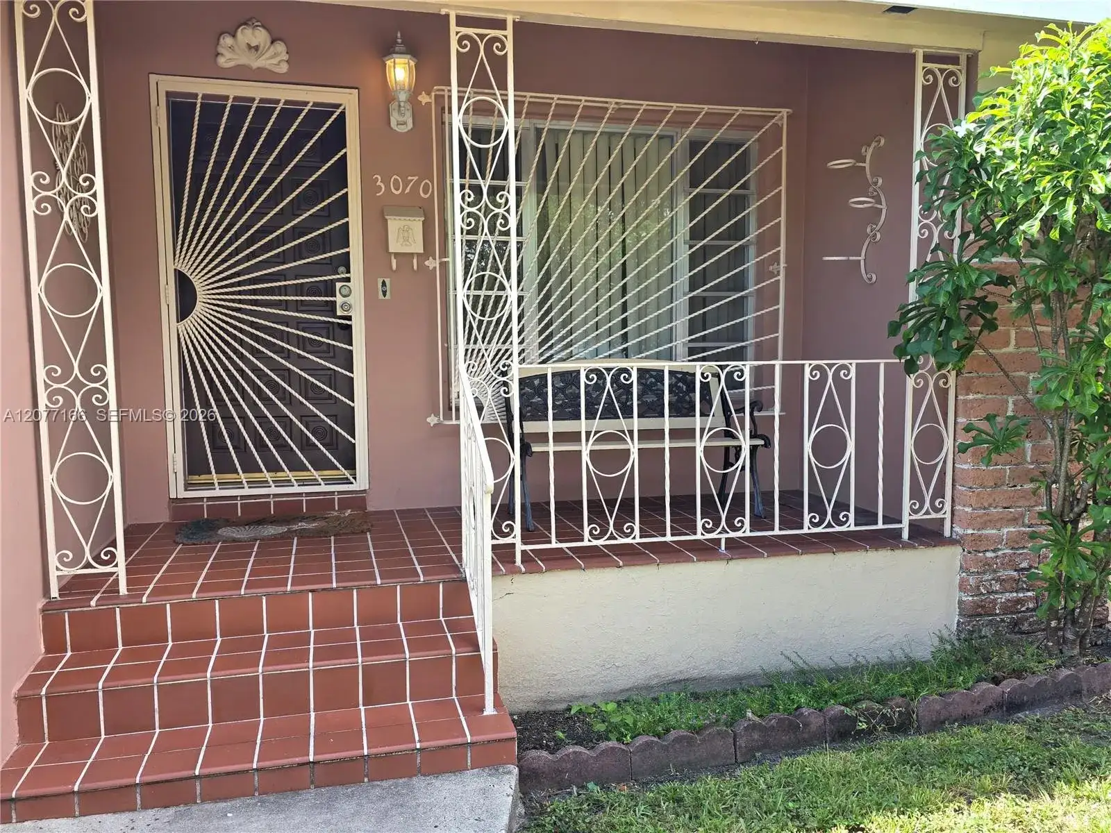 3070 NW 6th St, Miami FL 33125 photo 2