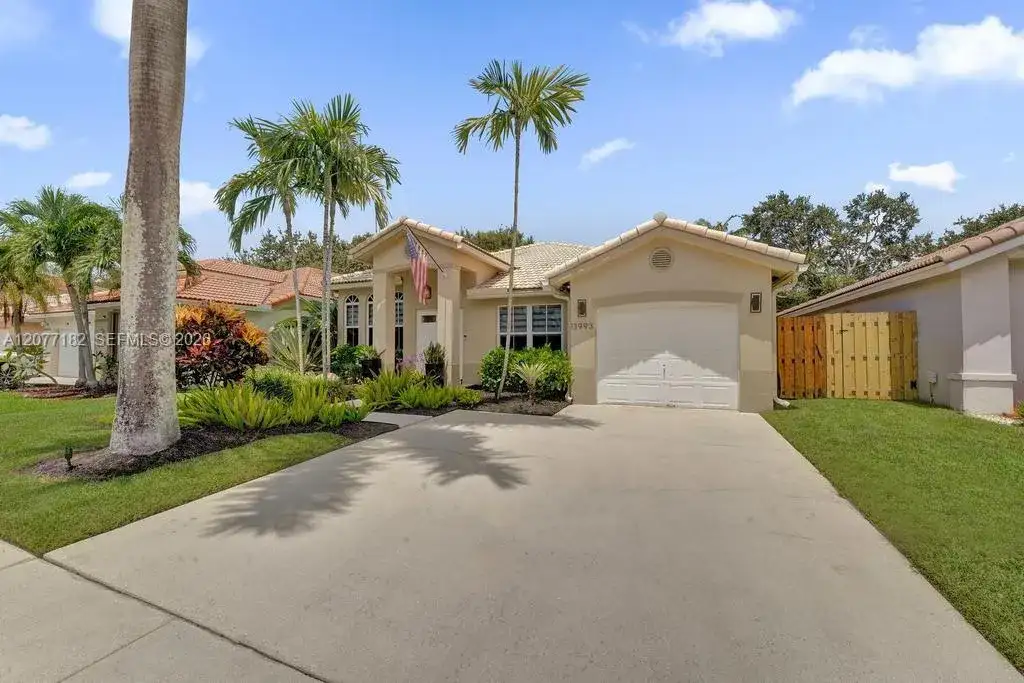 13993 N Cypress Cove Cir, Davie FL 33325 photo 2