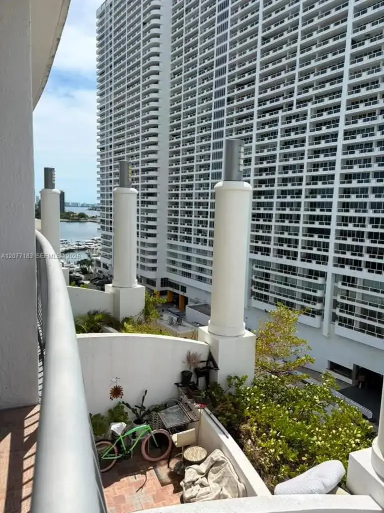 1750 N Bayshore Dr # 1216, Miami FL 33132 photo 3