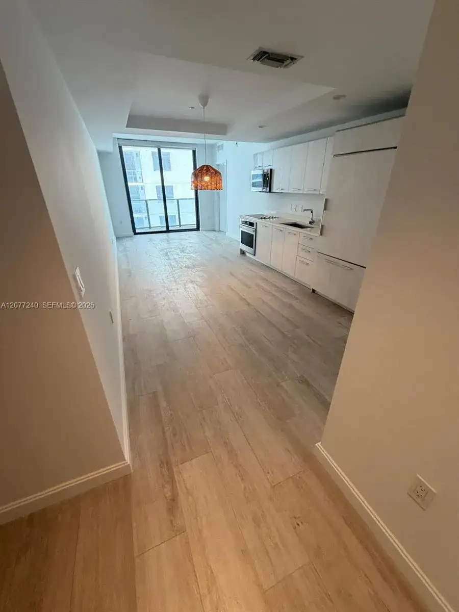 55 SW 9th St # 3609, Miami FL 33130 photo 3